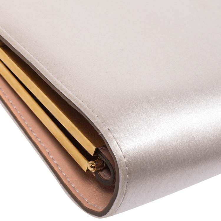 Pre Owned Salvatore Ferragamo Pearl Satin Frame Chain Clutch