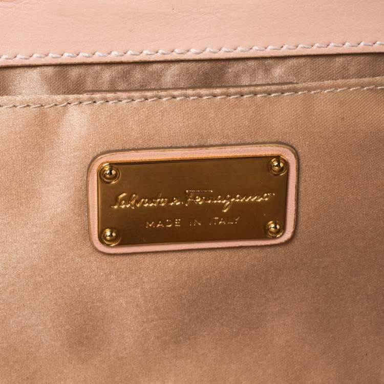 Pre Owned Salvatore Ferragamo Pearl Satin Frame Chain Clutch