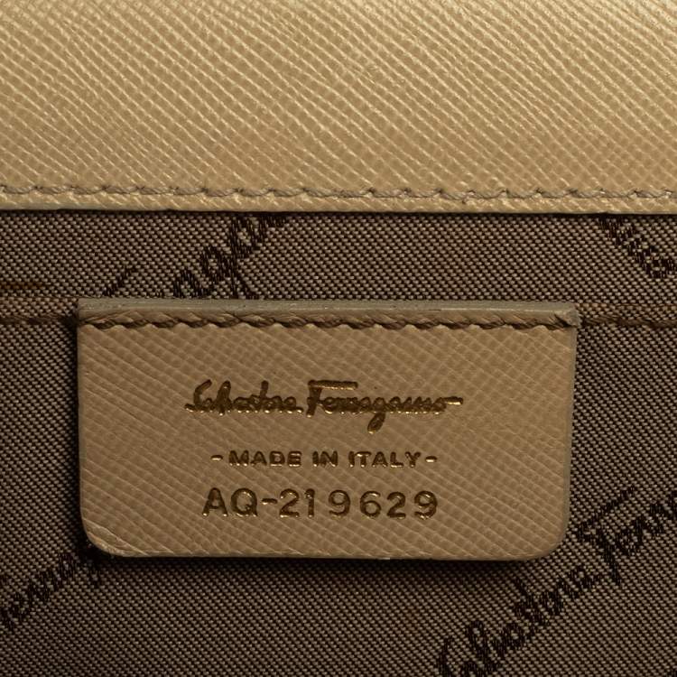 Pre Owned Salvatore Ferragamo Beige Leather Gancini Chain Bag