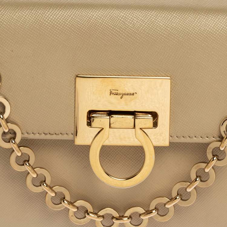Pre Owned Salvatore Ferragamo Beige Leather Gancini Chain Bag