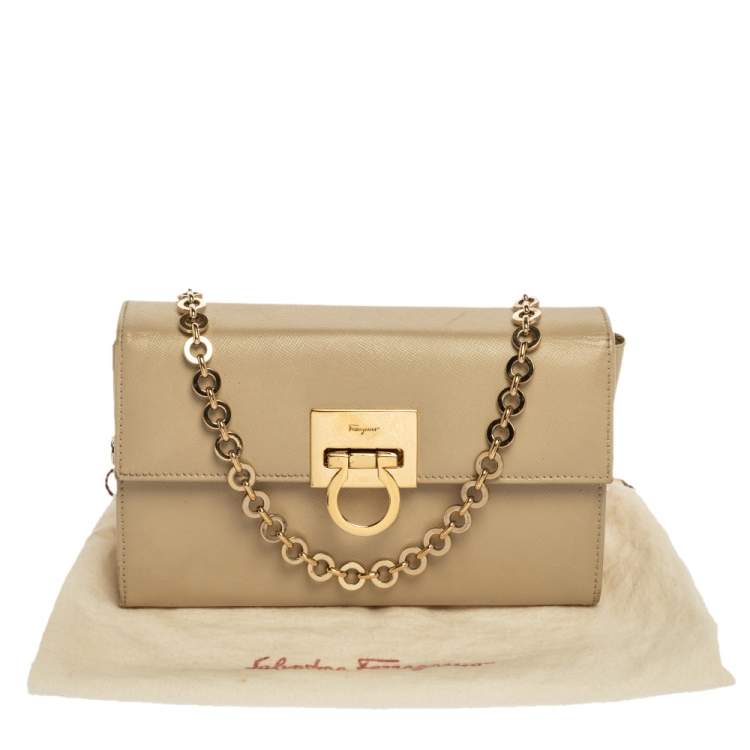 Pre Owned Salvatore Ferragamo Beige Leather Gancini Chain Bag