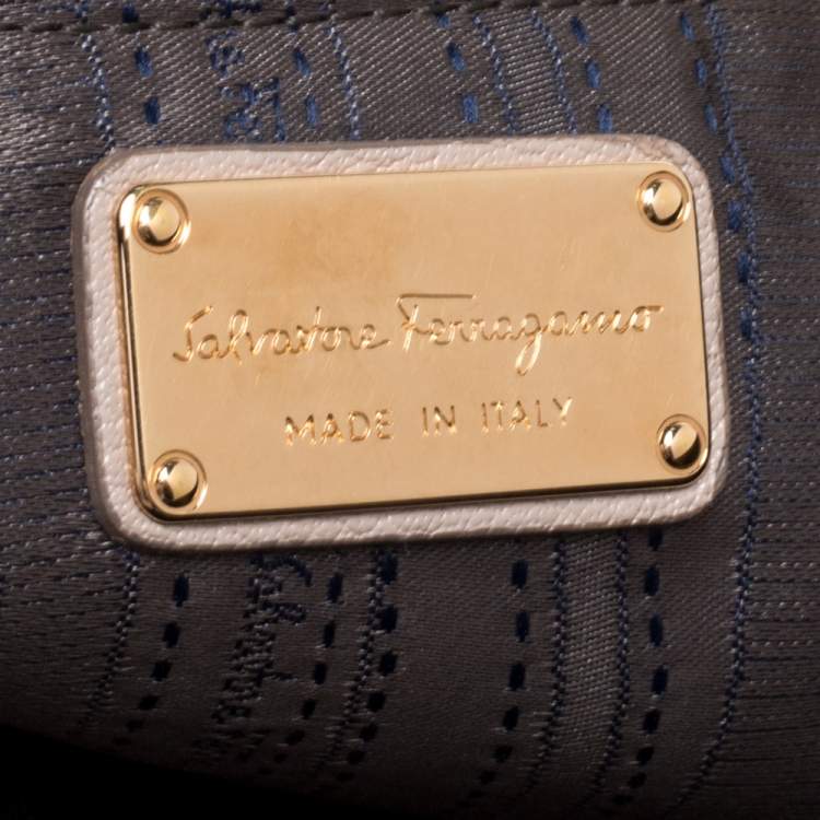 Pre Owned Salvatore Ferragamo Beige Leather Double Gancio Bag