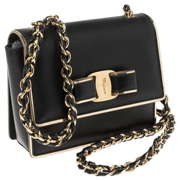 مملوكة مسبقًا Salvatore Ferragamo Black Leather Mini Vara Shoulder Bag