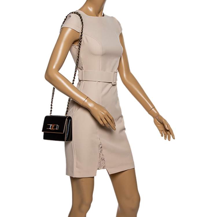مملوكة مسبقًا Salvatore Ferragamo Black Leather Mini Vara Shoulder Bag