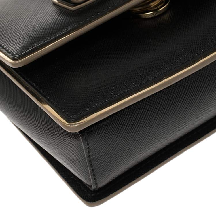 مملوكة مسبقًا Salvatore Ferragamo Black Leather Mini Vara Shoulder Bag