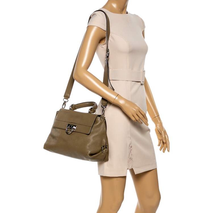 Pre Owned Salvatore Ferragamo Olive Green Leather Sofia Top Handle Bag