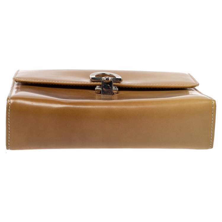 Pre Owned Salvatore Ferragamo Cream Leather Small Gancio Flap Clutch