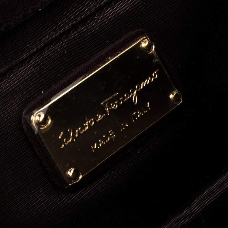 Pre Owned Salvatore Ferragamo Plum Patent Leather  Miss Vara Bow Wristlet Clutch