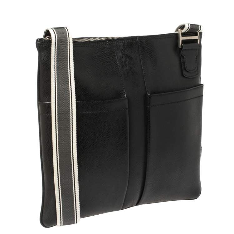 Pre Owned Salvatore Ferragamo Black Leather Messenger Bag
