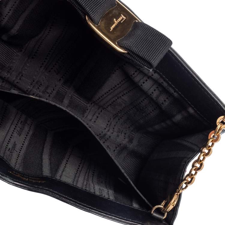 Pre Owned Salvatore Ferragamo Black Patent Leather Vara Piuma Chain Clutch
