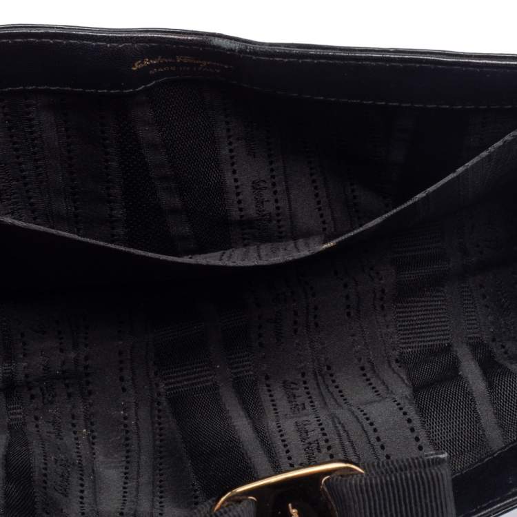 Pre Owned Salvatore Ferragamo Black Patent Leather Vara Piuma Chain Clutch