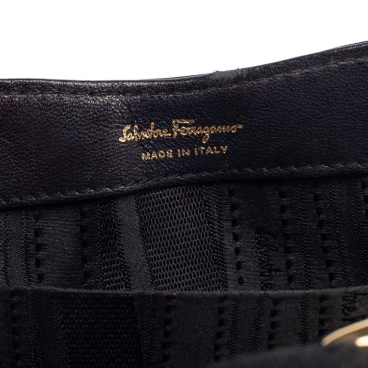 Pre Owned Salvatore Ferragamo Black Patent Leather Vara Piuma Chain Clutch