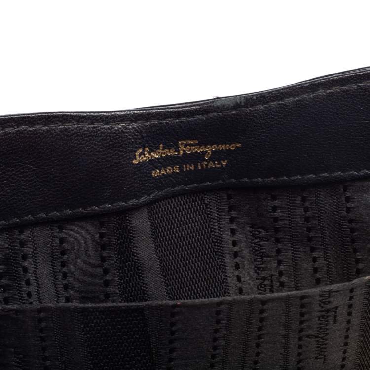 Pre Owned Salvatore Ferragamo Black Patent Leather Vara Piuma Chain Clutch