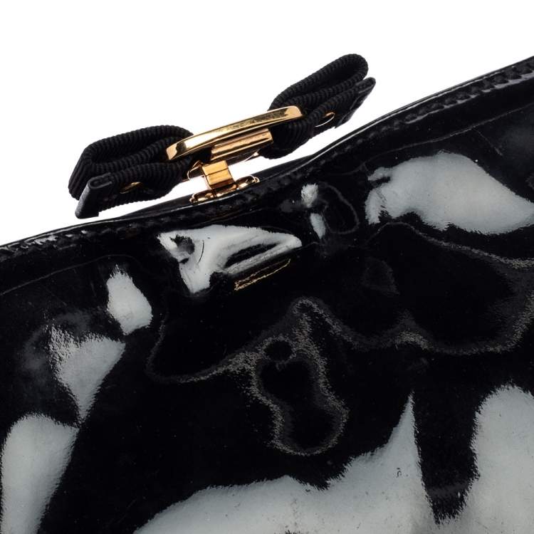 Pre Owned Salvatore Ferragamo Black Patent Leather Vara Piuma Chain Clutch
