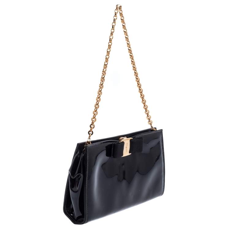 Pre Owned Salvatore Ferragamo Black Patent Leather Vara Piuma Chain Clutch