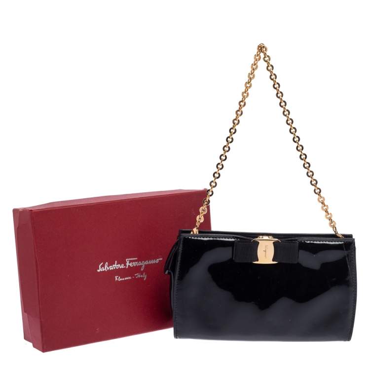 Pre Owned Salvatore Ferragamo Black Patent Leather Vara Piuma Chain Clutch