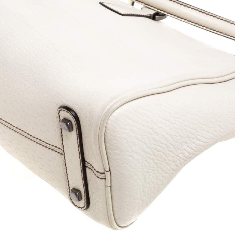 مملوكة مسبقًا Salvatore Ferragamo White Leather Gancio Zip Satchel