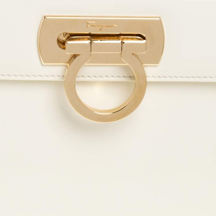 Pre Owned Salvatore Ferragamo Cream Patent Leather Kelly Top Handle Bag