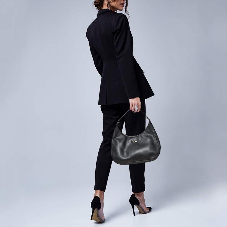 Pre Owned Salvatore Ferragamo Black Leather Gancini Romana Hobo 