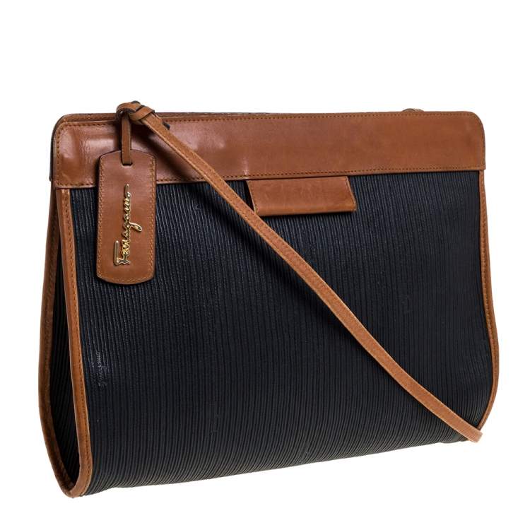 Pre Owned Salvatore Ferragamo Black/Brown Textured Leather Vintage Shoulder Bag