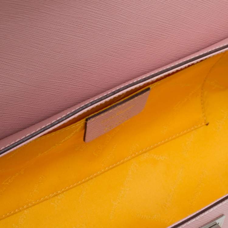 Pre Owned Salvatore Ferragamo Pink Leather Gancini Baguette