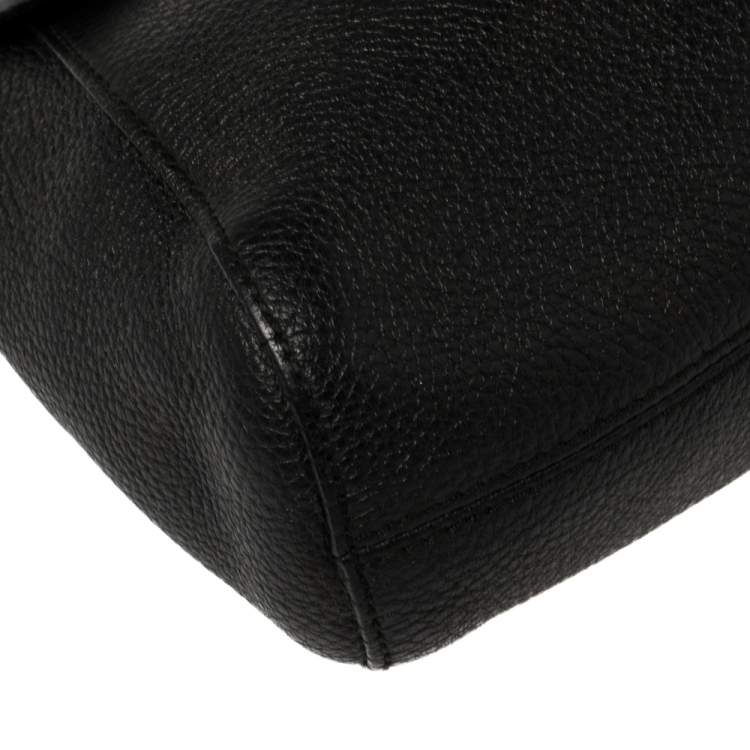 Pre Owned Salvatore Ferragamo Black Leather Signature Lock Shoulder Bag