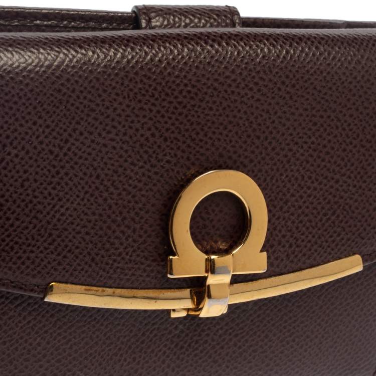 Pre Owned Salvatore Ferragamo Burgundy Grained Leather Gancini Clip Compact Wallet