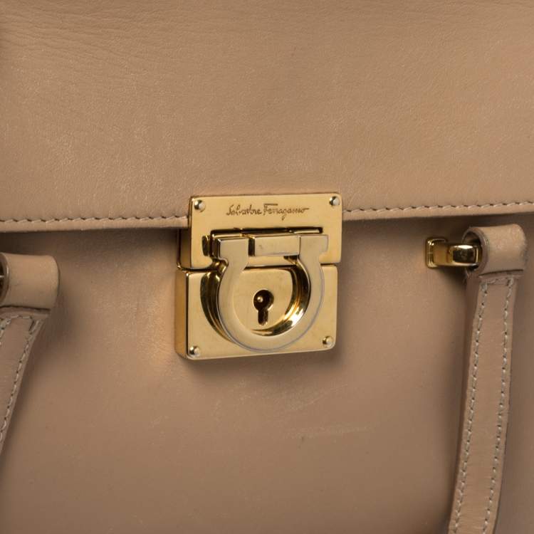 Pre Owned Salvatore Ferragamo Beige Leather Mara Satchel