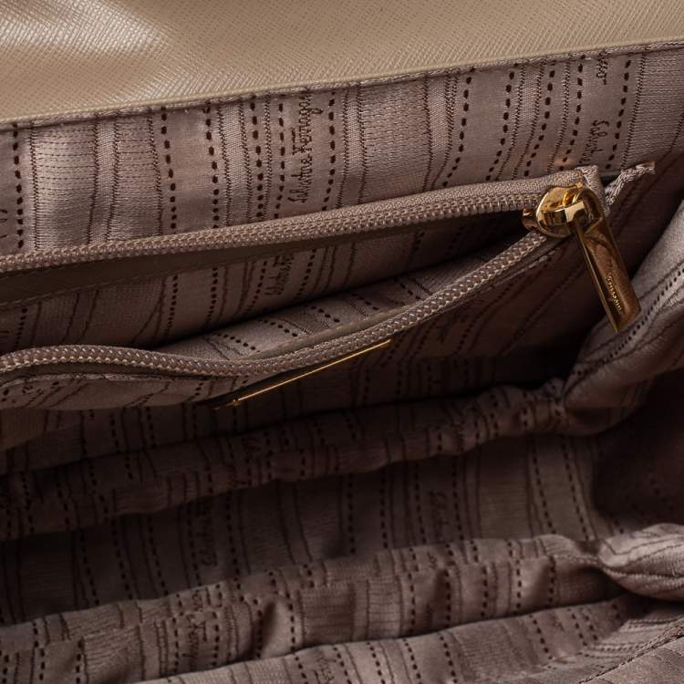 Pre Owned Salvatore Ferragamo Beige Leather Katia Top Handle Bag