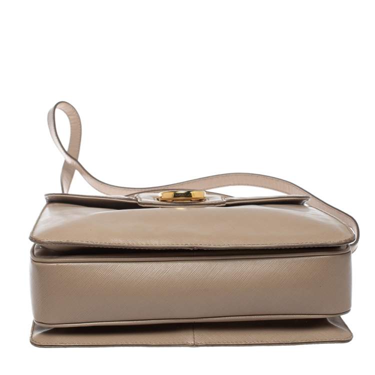 Pre Owned Salvatore Ferragamo Beige Leather Katia Top Handle Bag