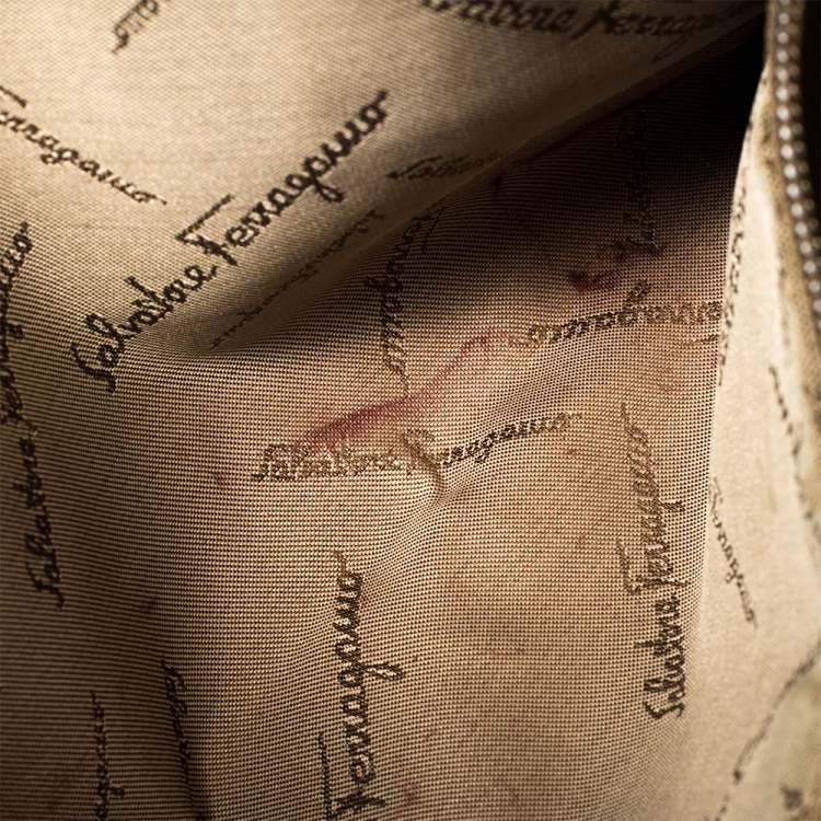 مملوكة مسبقًا Salvatore Ferragamo Cream Leather Gancio Zip Satchel