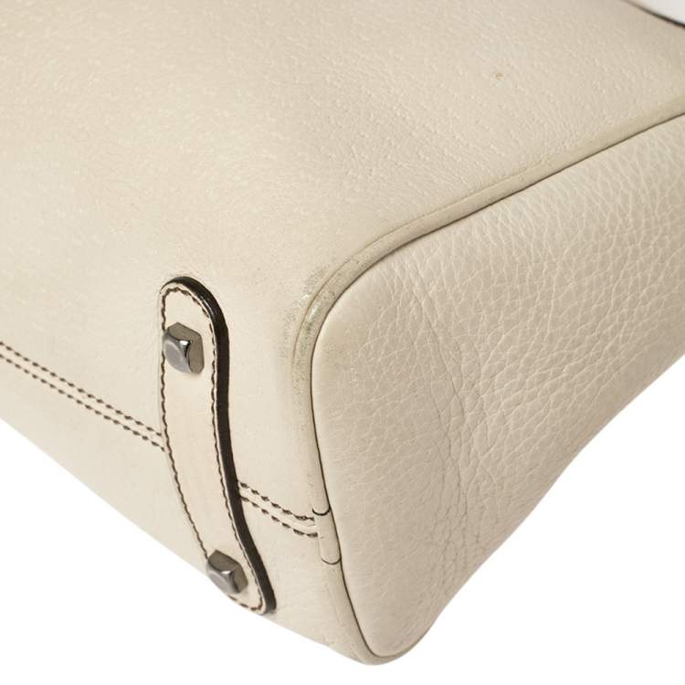 مملوكة مسبقًا Salvatore Ferragamo Cream Leather Gancio Zip Satchel