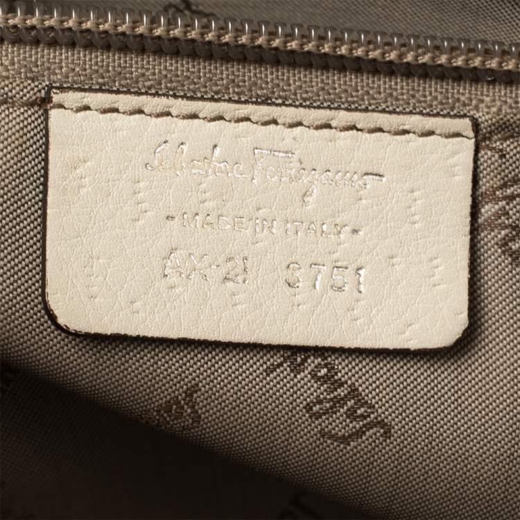 مملوكة مسبقًا Salvatore Ferragamo Cream Leather Gancio Zip Satchel
