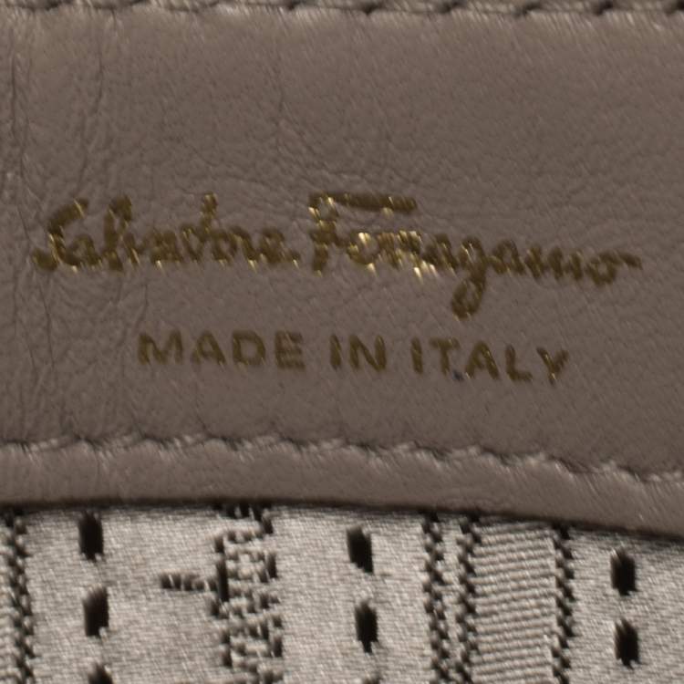 Pre Owned Salvatore Ferragamo Khaki Patent Leather Vera Piuma Chain Clutch