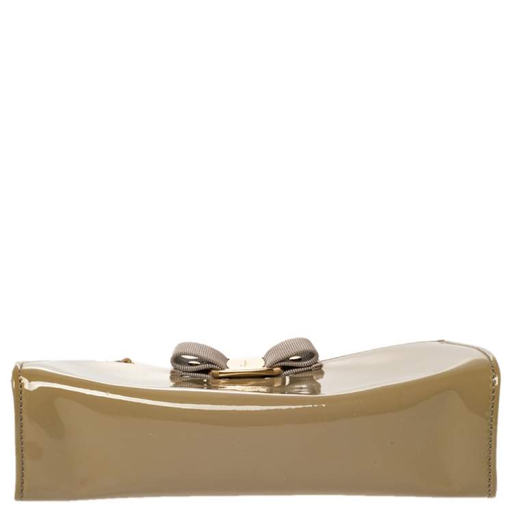 Pre Owned Salvatore Ferragamo Khaki Patent Leather Vera Piuma Chain Clutch