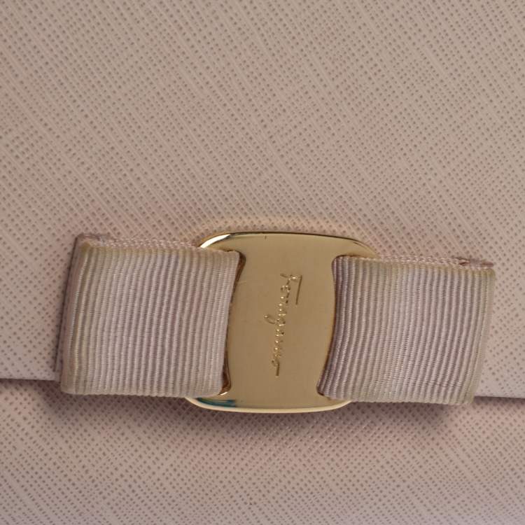 Pre Owned Salvatore Ferragamo Powder Pink Leather Vara Bow Chain Shoulder Bag