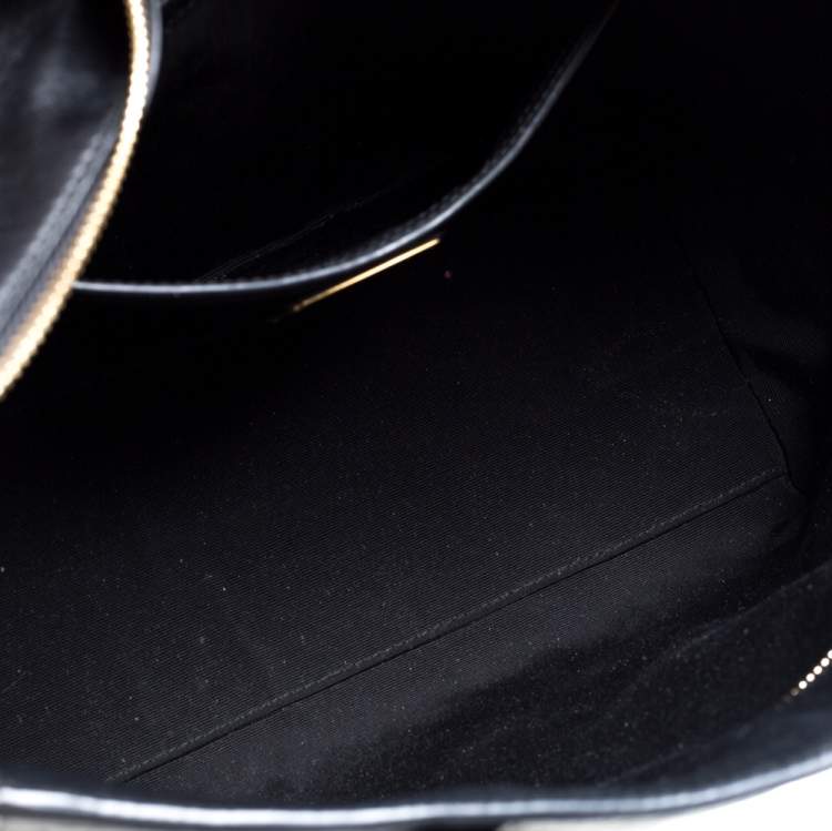 Pre Owned Salvatore Ferragamo Black Embossed Logo Leather Bonnie Shopper Tote