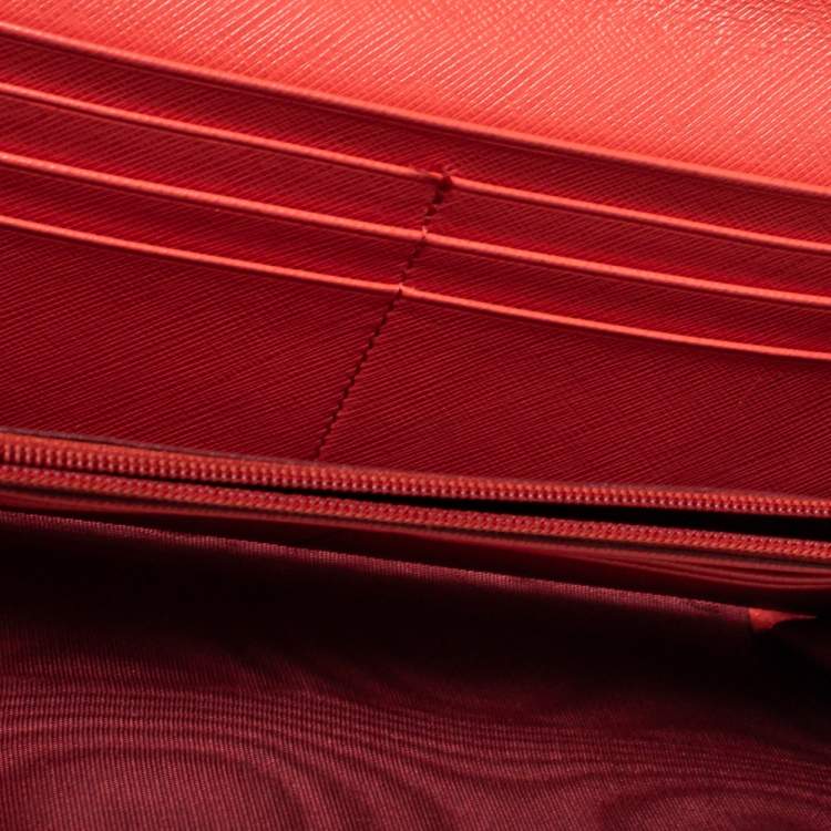 Pre Owned Salvatore Ferragamo Coral Red Leather Gancini Continental Wallet