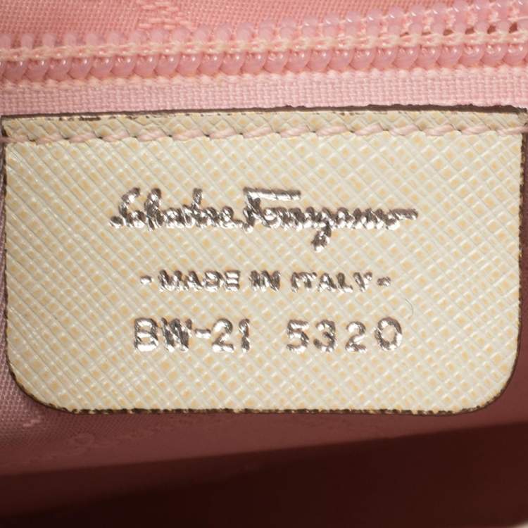 Pre Owned Salvatore Ferragamo White Leather Flap Shoulder Bag