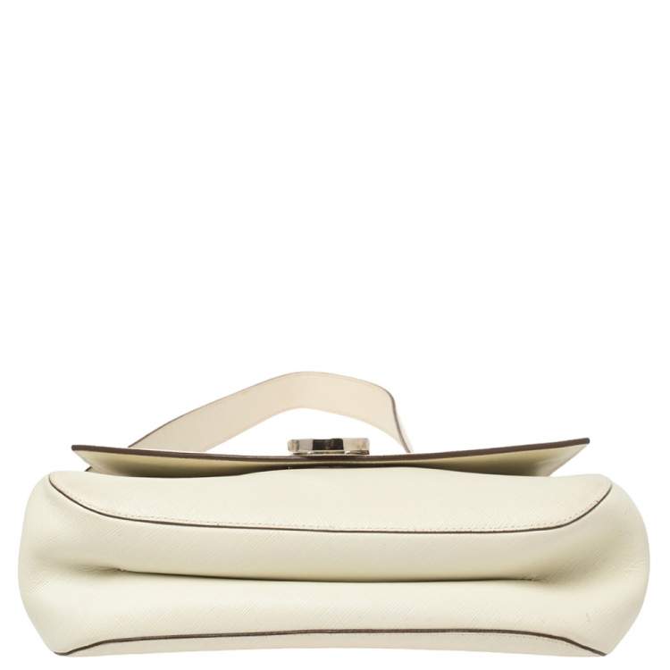 Pre Owned Salvatore Ferragamo White Leather Flap Shoulder Bag