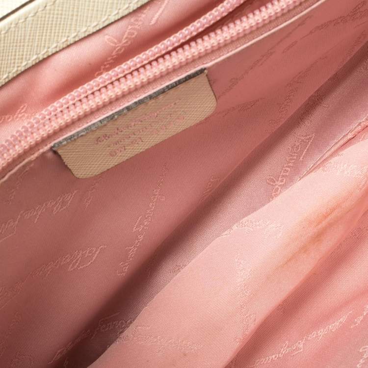 Pre Owned Salvatore Ferragamo White Leather Flap Shoulder Bag
