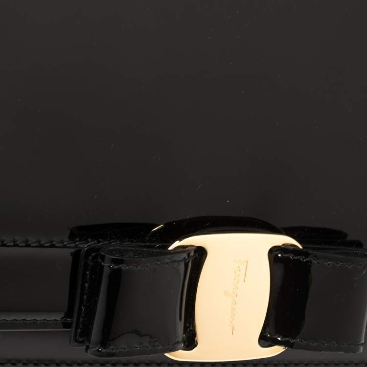 Pre Owned Salvatore Ferragamo Black Patent Leather Vara Shoulder Bag