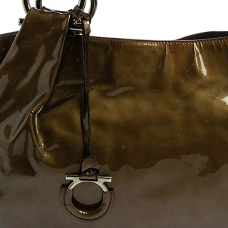 Pre Owned Salvatore Ferragamo Olive Green Patent Leather Shoulder Bag