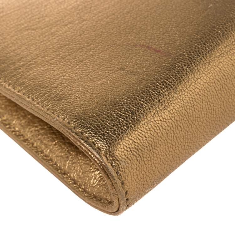 Pre Owned Salvatore Ferragamo Metallic Gold Leather Gancini Chain Clutch