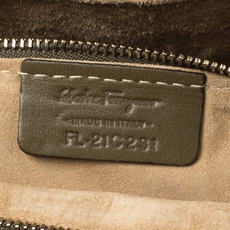 Pre Owned Salvatore Ferragamo Olive Green Crocodile Clutch