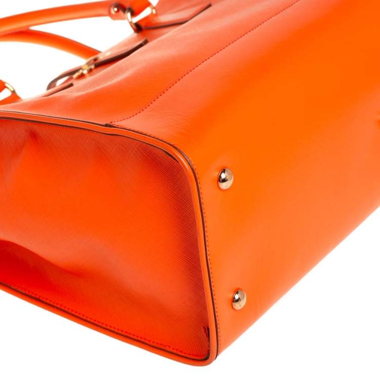 Pre Owned Salvatore Ferragamo Orange Leather Batik Tote 