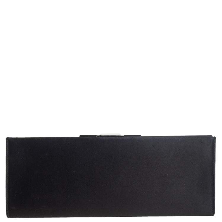 مملوكة مسبقًا Salvatore Ferragamo Black Satin Musa Gancini Clutch