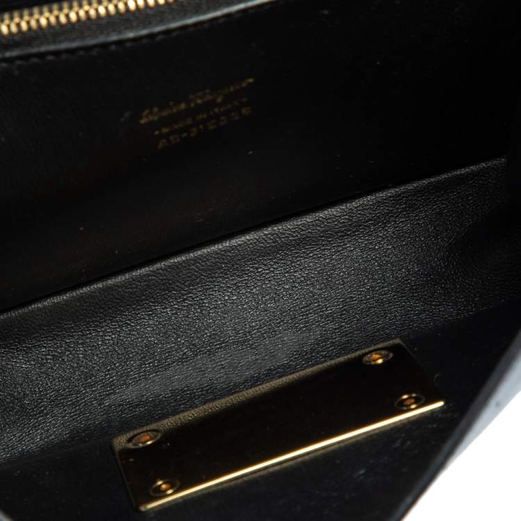 Pre Owned Salvatore Ferragamo Black Leather Gancini Crossbody Bag