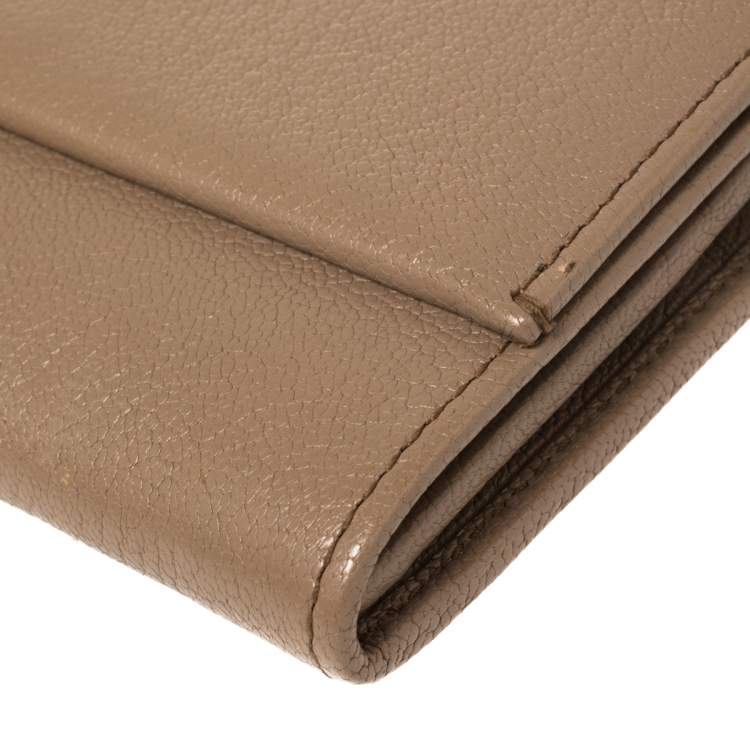 Pre Owned Salvatore Ferragamo Beige Leather Continental Wallet