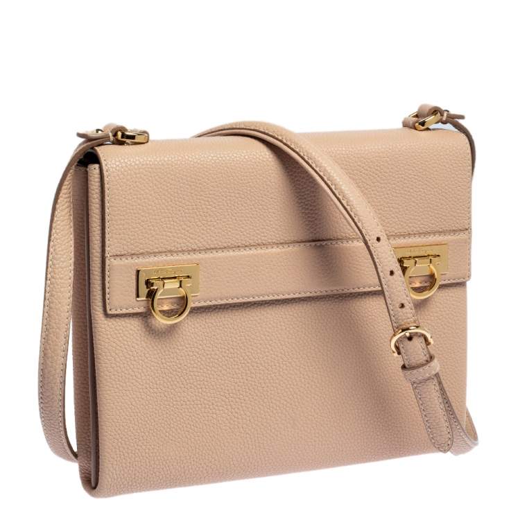 Pre Owned Salvatore Ferragamo Beige Leather Shoulder Bag